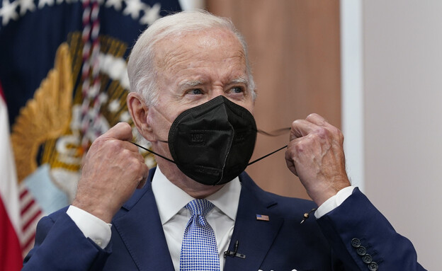 נשיא ארה"ב ג'ו ביידן עם מסיכה (צילום: AP)