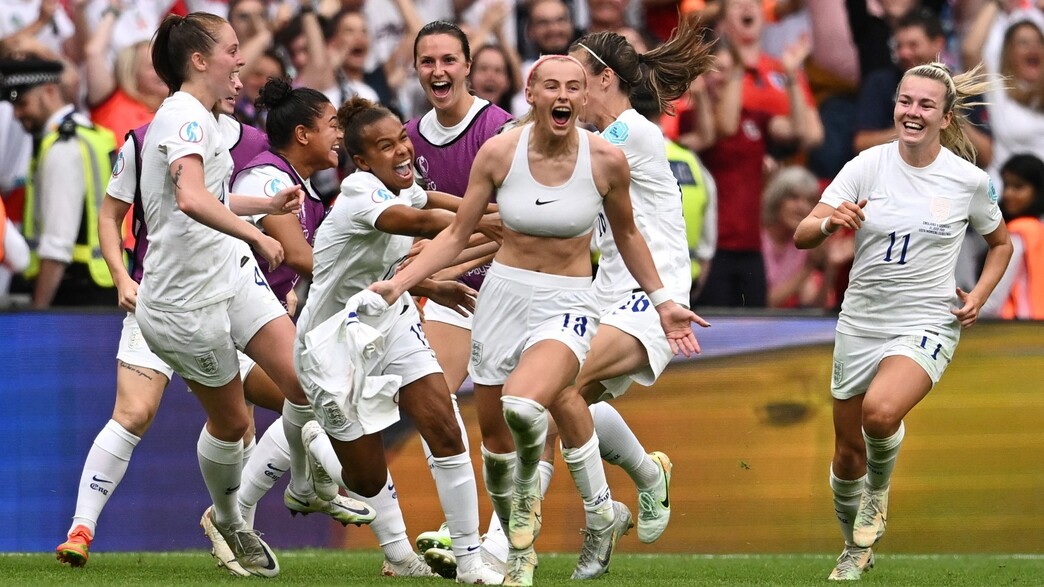 קלואי קלי נבחרת אנגליה בכדורגל 