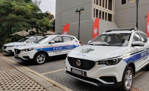 רכבים חשמליים בבסיס הקריה (צילום: דובר צה"ל)