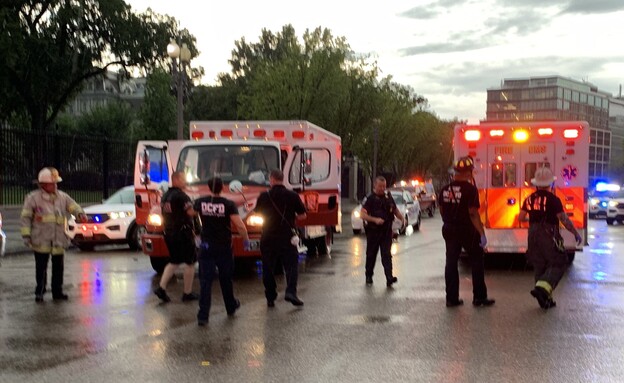 Washington: 4 people were seriously injured by a lightning strike near the White House