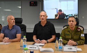 שר הביטחון בני גנץ, הרמטכ"ל אביב כוכבי וראש השב"כ רונן בר (צילום: משרד הביטחון, אריאל חרמוני)