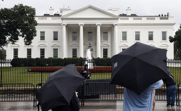 הבית הלבן בגשם (צילום: Alex Brandon, AP Photo)