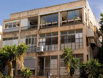 בניין דירות, תל אביב (צילום: Olga Mazo, shutterstock)
