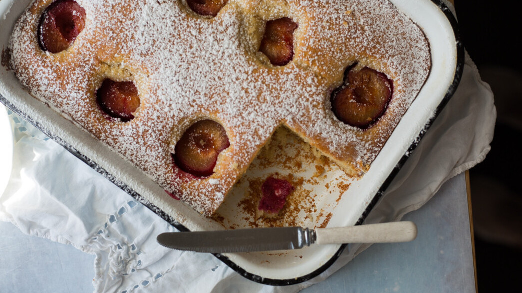 עוגת שזיפים קלה