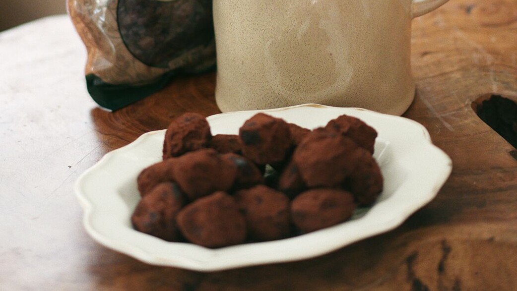 טראפלס שוקולד וצימוקים (צילום: ירדן הראל)