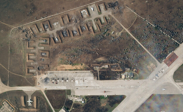 בסיס חיל האוויר הרוסי סאקי שהותקף בחצי האי קרים (צילום: רויטרס)