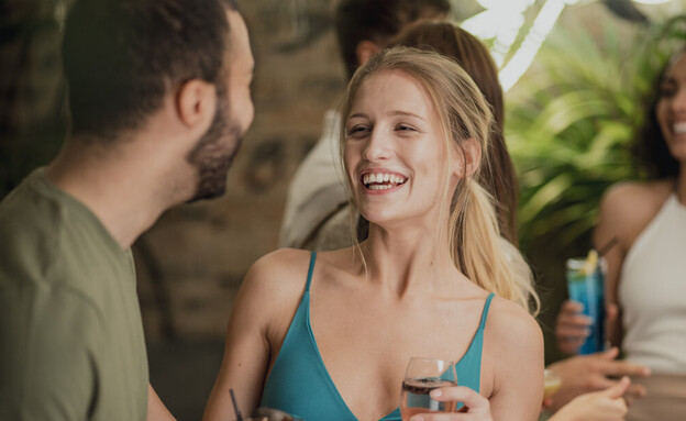 ספידטיינג (צילום: DGLimages, shutterstock)