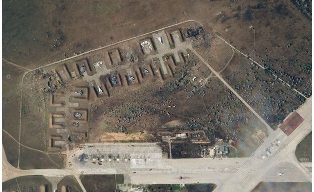 ההפצצה הראשונה בבסיס הרוסי בחצי האי קרים (צילום: רויטרס)