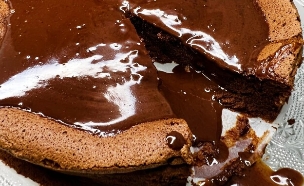 עוגת סופלה שוקולד פרוסה (צילום: יעל קצב, אוכל טוב, mako)