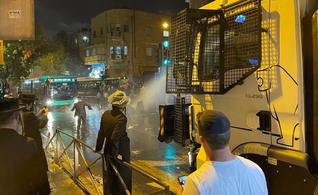 עימותים בין המשטרה למפגינים חרדים בירושלים (צילום: מחאת החרדים הקיצוניים)