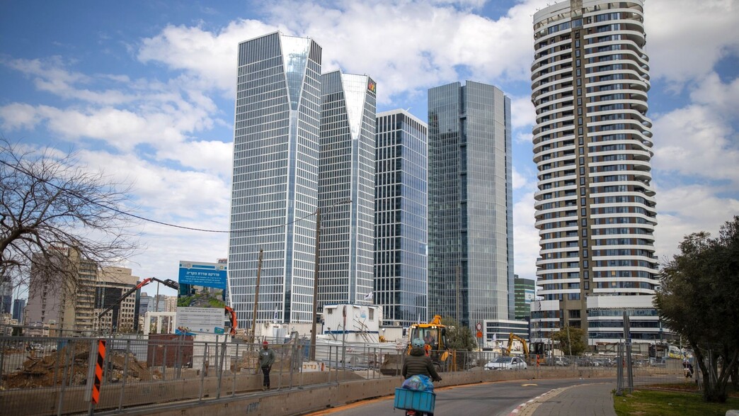 מגדלי משרדים ביצחק שדה ת"א (צילום: Corinna Kern/Bloomberg via Getty Images)