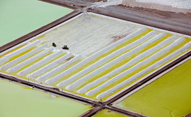 צילום אווירי של מכרה ליתיום של חברת SQM הצ׳יליאנית (צילום: reuters)