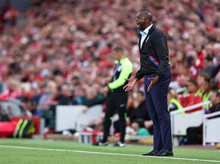 יצא עם נקודה מאנפילד. ויירה (GETTY)