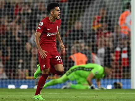 בעיטה אדירה מרחוק הכניע את האורחים (GETTY)