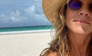 ג'ניפר אניסטון בביקיני (צילום: @jenniferaniston, instagram)