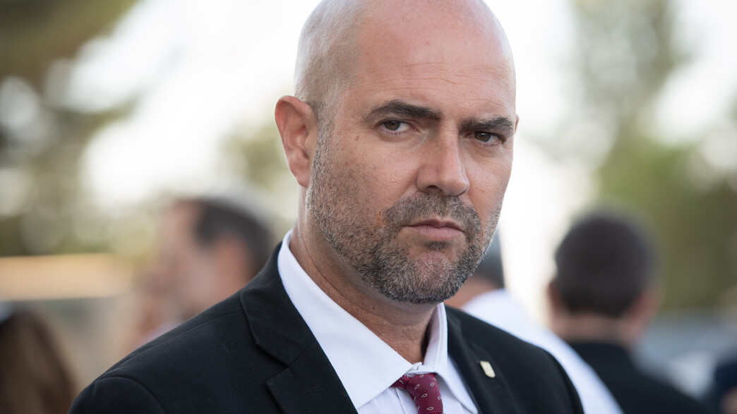 אמיר אוחנה אמיר אוחנה