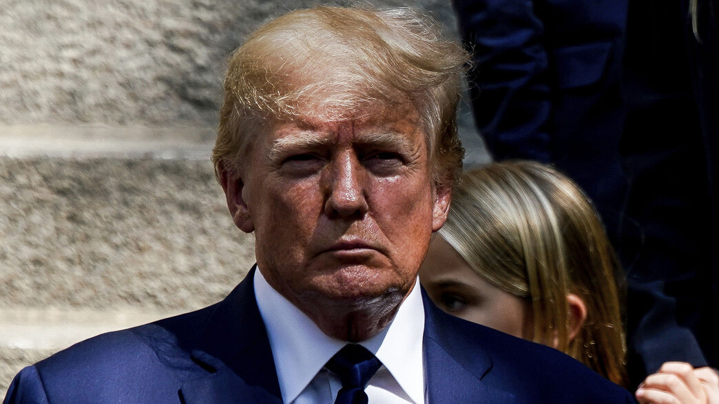 דונלד טראמפ בלוויית איוונה טראמפ דונלד טראמפ בלוויית איוונה טראמפ