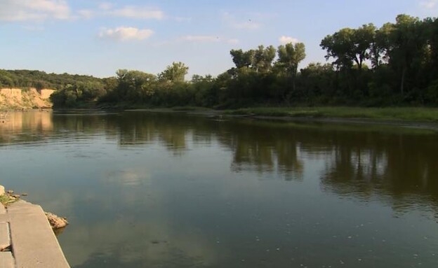 ילד בארה"ב מת מאמבה אוכלת מוח בנהר (צילום: CNN)