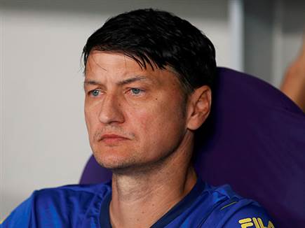 יהיה מאמן העונה. איביץ' (אלן שיבר)