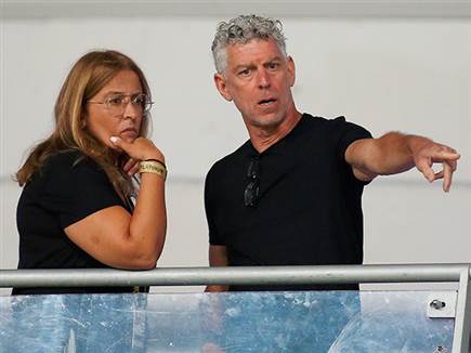 לעיני הבעלים מיץ' גולדהאר (צילום: אלן שיבר)