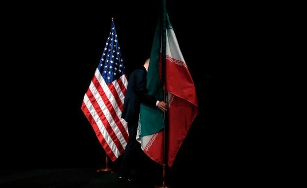 איראן ארה"ב דגלים (צילום: CNN)