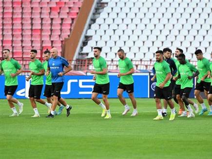 הירוקים מתאמנים בבלגרד. מחר יגיע רגע האמת (האתר הרשמי של מכבי חיפה)