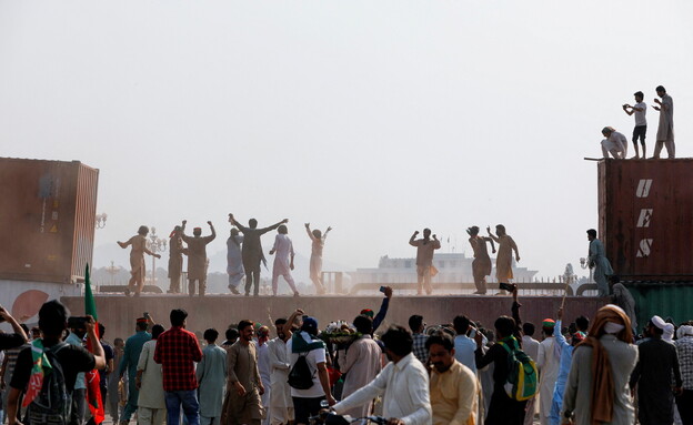 עצרת תמיכה באימראן ח'אן, פקיסטן (צילום: reuters)