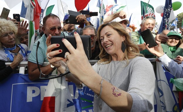 מנהיגת מפלגת האחים באיטליה ג'ורגיה מלוני (צילום: AP)