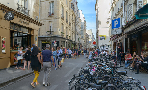 רובע המארה פריז צרפת (צילום: Alexandre Rotenberg, shutterstock)