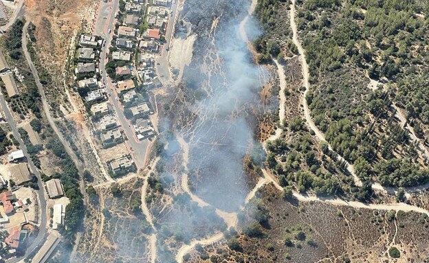 שריפה, בית שמש (צילום: היחידה האווירית כבאות והצלה לישראל)