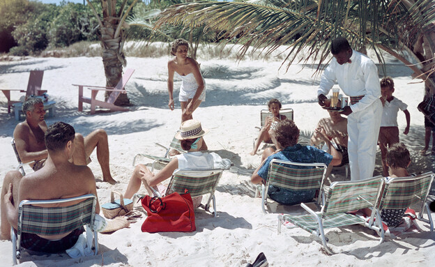 Drinks On The Beach 1960 (צילום: סלים ארונס, getty images)