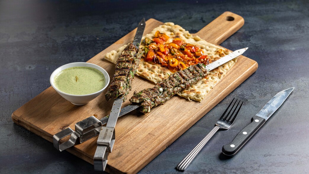 מסטוול מוגס – קבב עוף ובקר מסטוול מוגס – קבב עוף ובקר