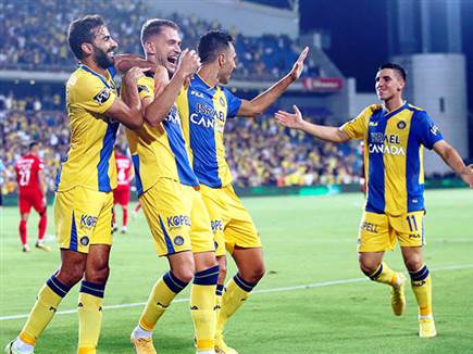 מכבי ת"א הובילה כבר 0:4 בדקה ה-25 (צילום: אלן שיבר)