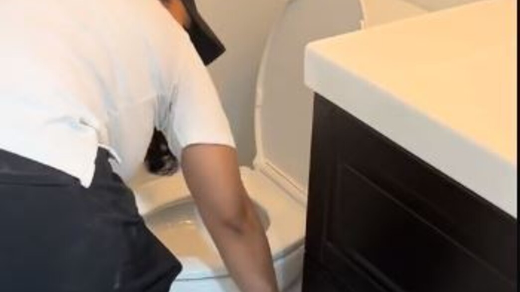 שירותים שירותים