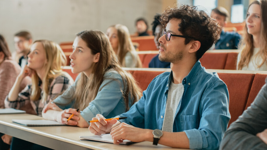 סטודנטים בהרצאה