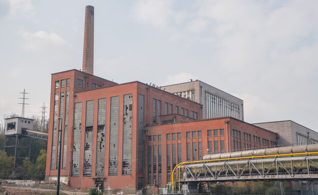 מפעל שרלרואה בלגיה (צילום: Khaled Louis Fazely, shutterstock)