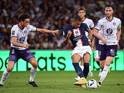 אמבפה מוקף. עוד משחק, עוד שער (Getty)