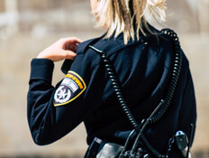 הקצין הבכיר והפקודה: חשד לקשר אסור במשטרה