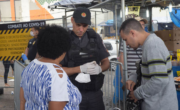 שוטר ברזיל (צילום: Photocarioca, shutterstock)