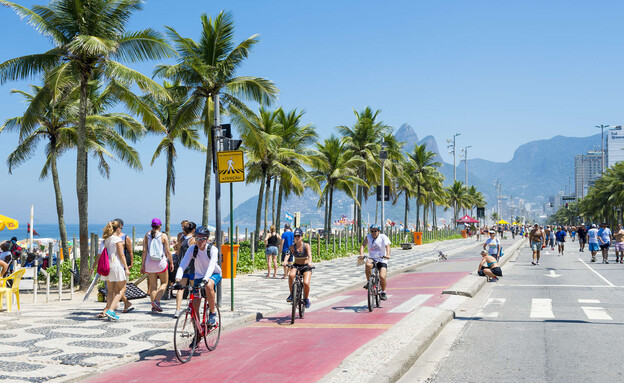 אופניים טיילת ריו דה ז'נרו ברזיל (צילום: lazyllama, shutterstock)