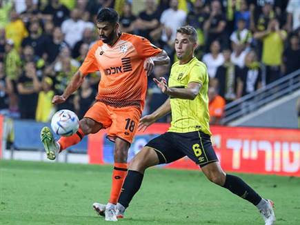 בתחילת המשחק, נס ציונה הפתיעה והיתה טובה יותר (צילום: דני מרון)