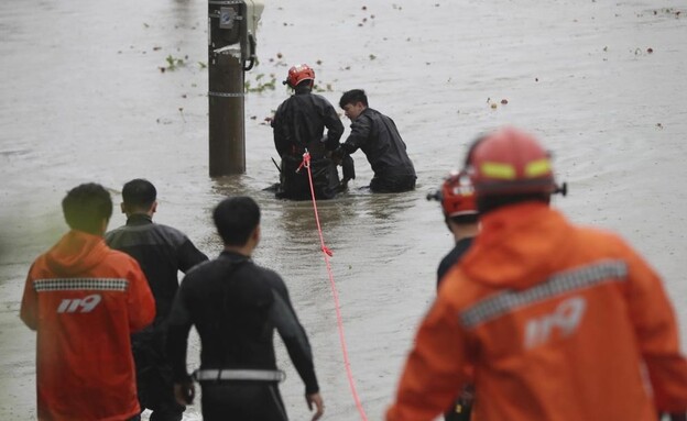 נזקי סופת הטייפון בדרום קוריאה (צילום: ap)