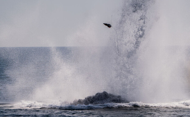 פיצוץ מוקש ימי (צילום: Hristo Rusev/GettyImages)
