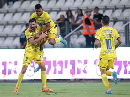 אזולאי השווה בכדור חופשי בלתי ישיר (מאור אלקסלסי)