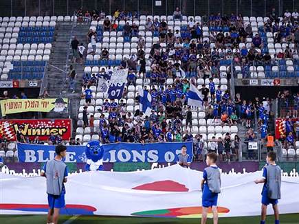 לפחות מעט הצופים שהגיעו לק"ש נהנו ממשחק לא רע (מאור אלקסלסי)