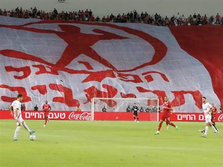 הקהל המארח אומנם סיפק הצגה (אלן שיבר)