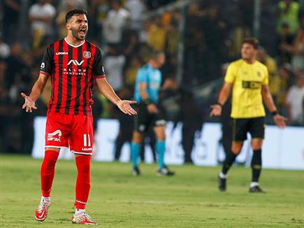 הפועל שאגה ראשונה (צילום: אלן שיבר)