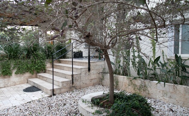 בית באבן יהודה, עיצוב אפי מנשרי, גינה קדמית (צילום: גיתי אריאלי)