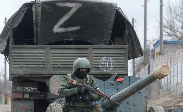 כוחות פרו-רוסים בשטח אוקראינה (צילום: Sky News)