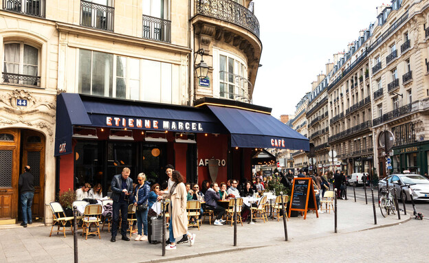 בית קפה פריז צרפת (צילום: Elena Dijour, shutterstock)